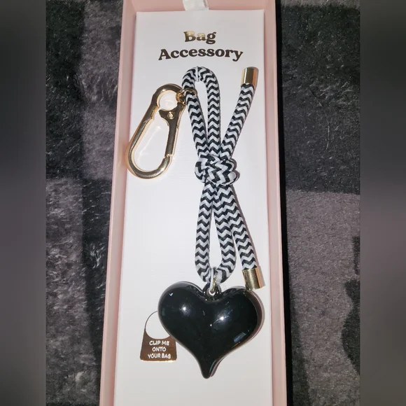 NWT BLACK HEART 🖤 BAG CHARM/ KEY RING - Picture 2 of 4